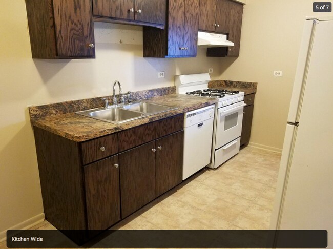 432E Kitchen Wide - 432 Pleasant Run Dr