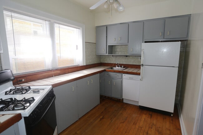 Building Photo - 4303 N Damen Ave.