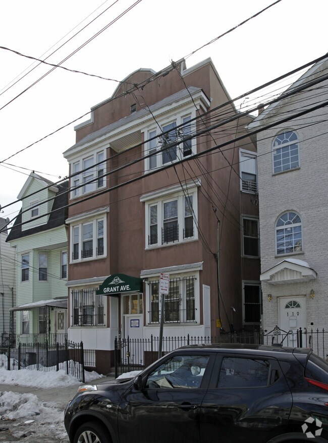 Foto del edificio - 117 Grant Ave