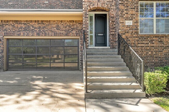 Building Photo - 9714 Braesmont Dr