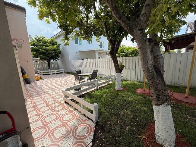 Foto del edificio - 15835 SW 112th Terrace