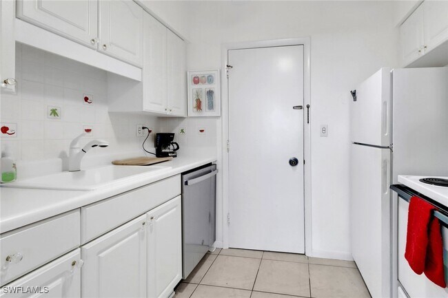 Foto del edificio - 220 Seaview Ct