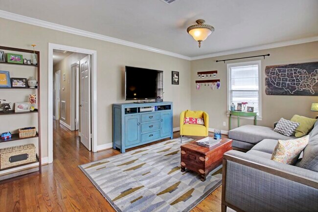Foto del edificio - 1010 Bay Oaks Rd