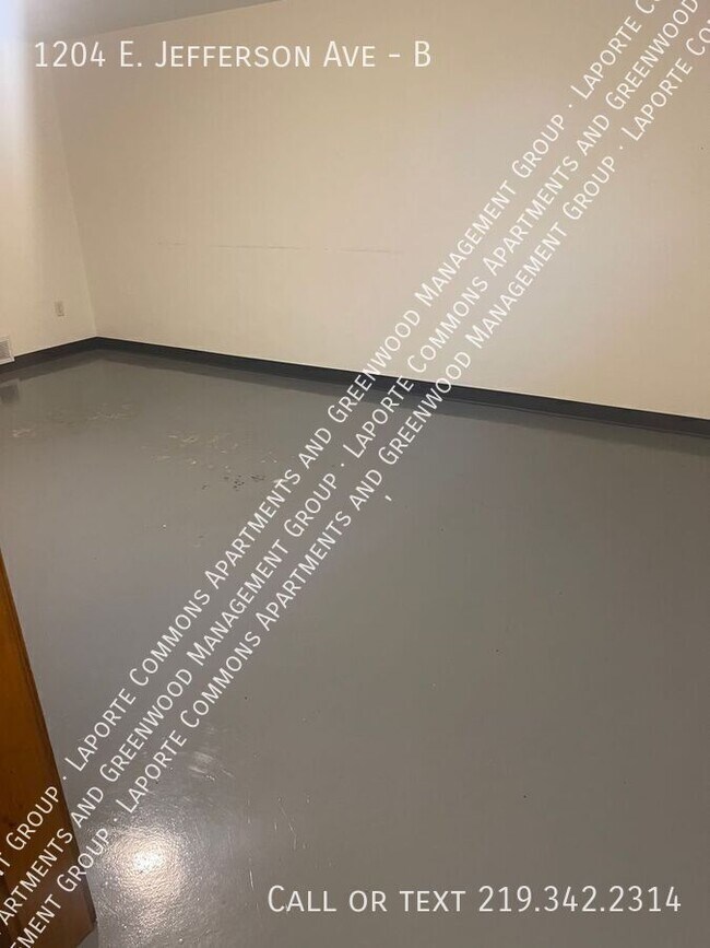 Foto del edificio - 1204 E Jefferson Ave