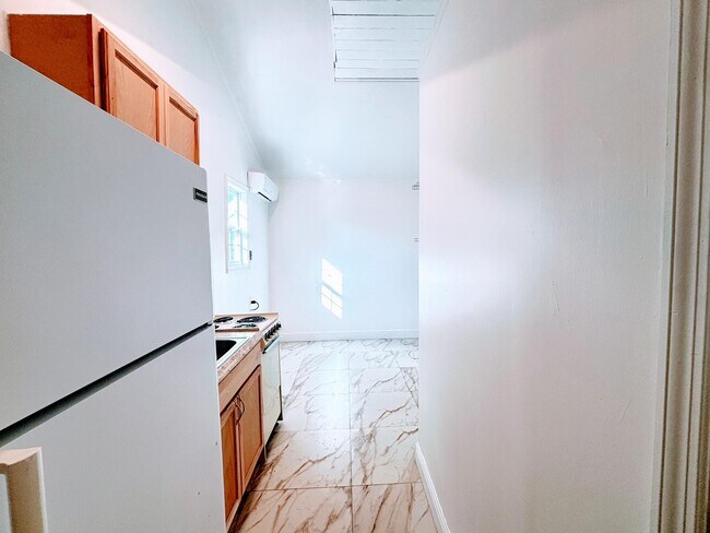 Foto del edificio - 806 Ridgewood Dr