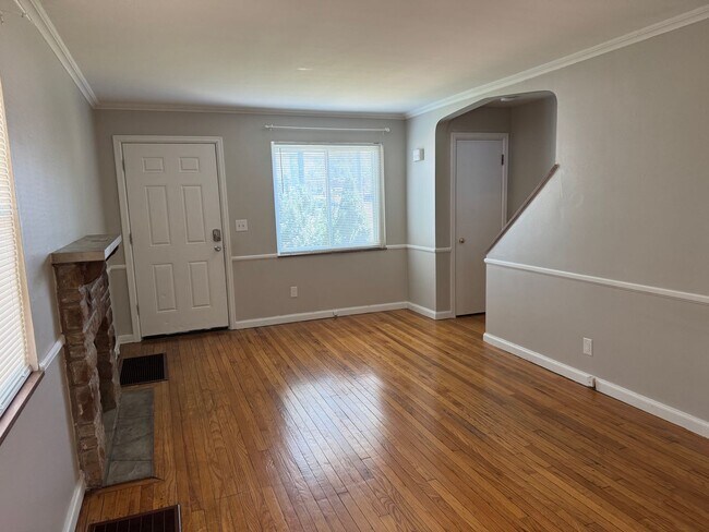 Foto del edificio - 4945-4951 N High Street