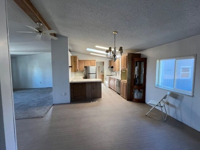 Foto del edificio - 6000 Crestline Dr