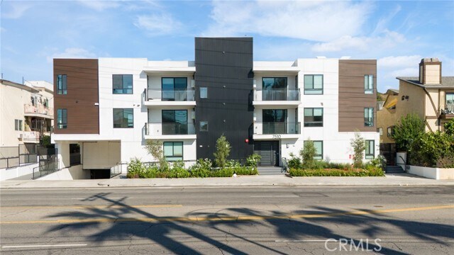 Foto del edificio - 7510 Sepulveda Blvd