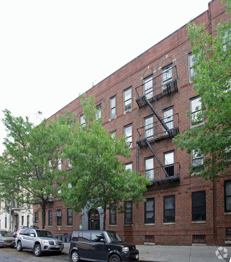 Building Photo - Lillie Court