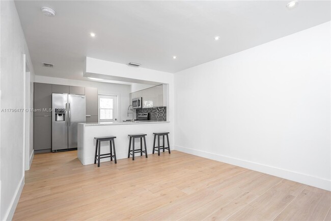Foto del edificio - 3340 NE 13th Ave