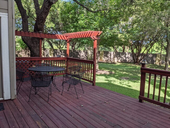 Building Photo - 4501 Whispering Valley Dr