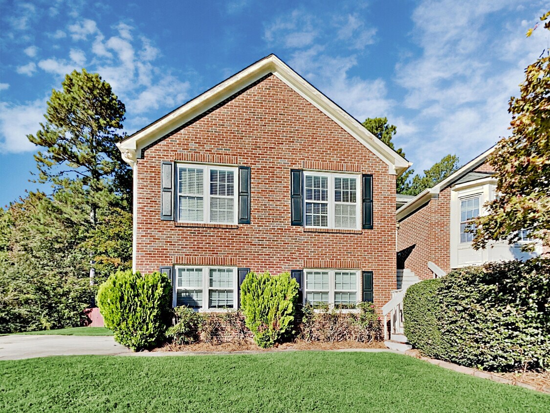 2044 Lakeland Drive House Rental in Dacula, GA