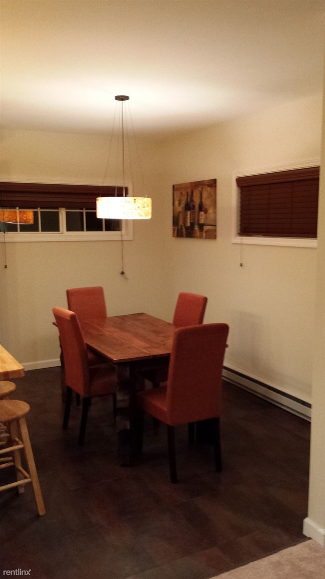 Building Photo - 3 br, 2 bath Duplex - 122 Sunrise Road, It...