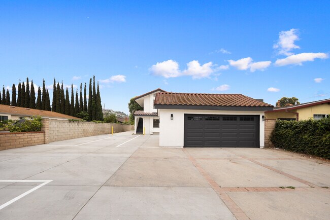 Foto del edificio - 18842 E Center Ave