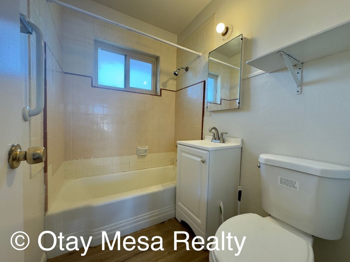 Building Photo - 990 Seacoast Dr
