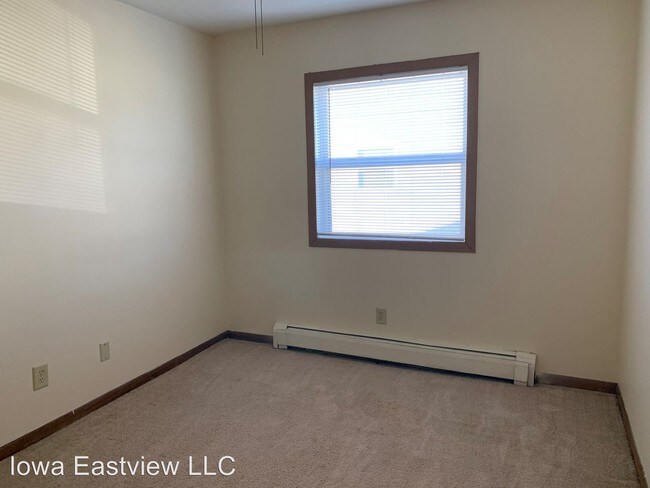 Foto del edificio - 3931 E 23rd St