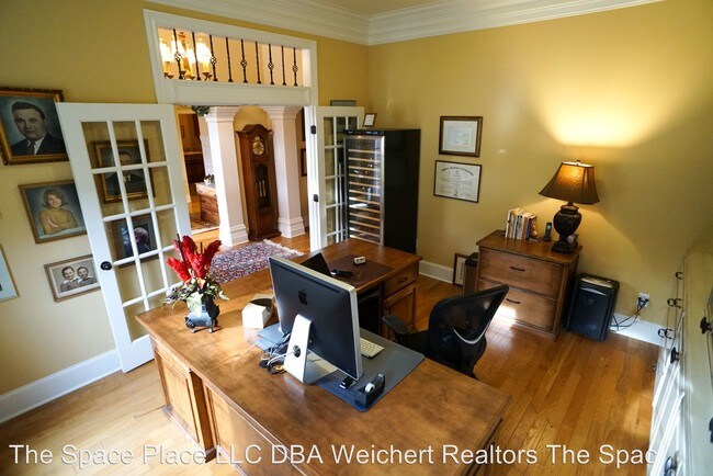 Building Photo - 111 Crystal Springs Dr