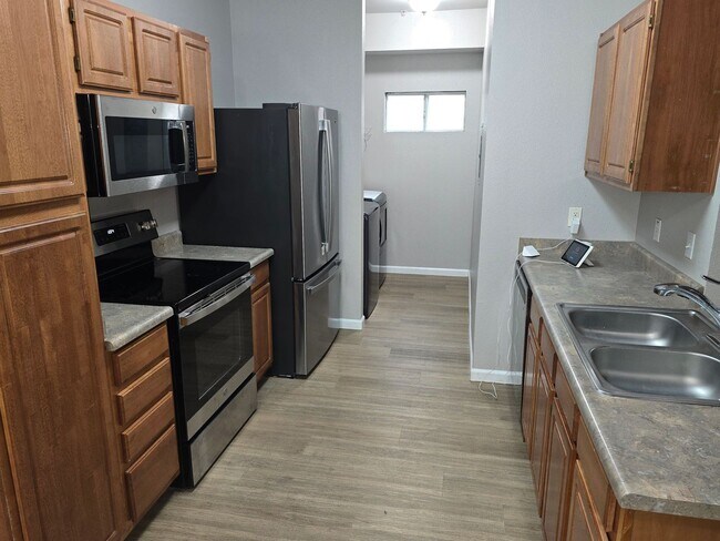 Foto del edificio - COMING SOON!!! 3 Bedroom Condo Near The Galleria