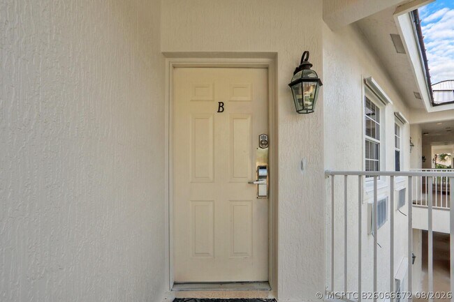Foto del edificio - 8034 Carnoustie Pl