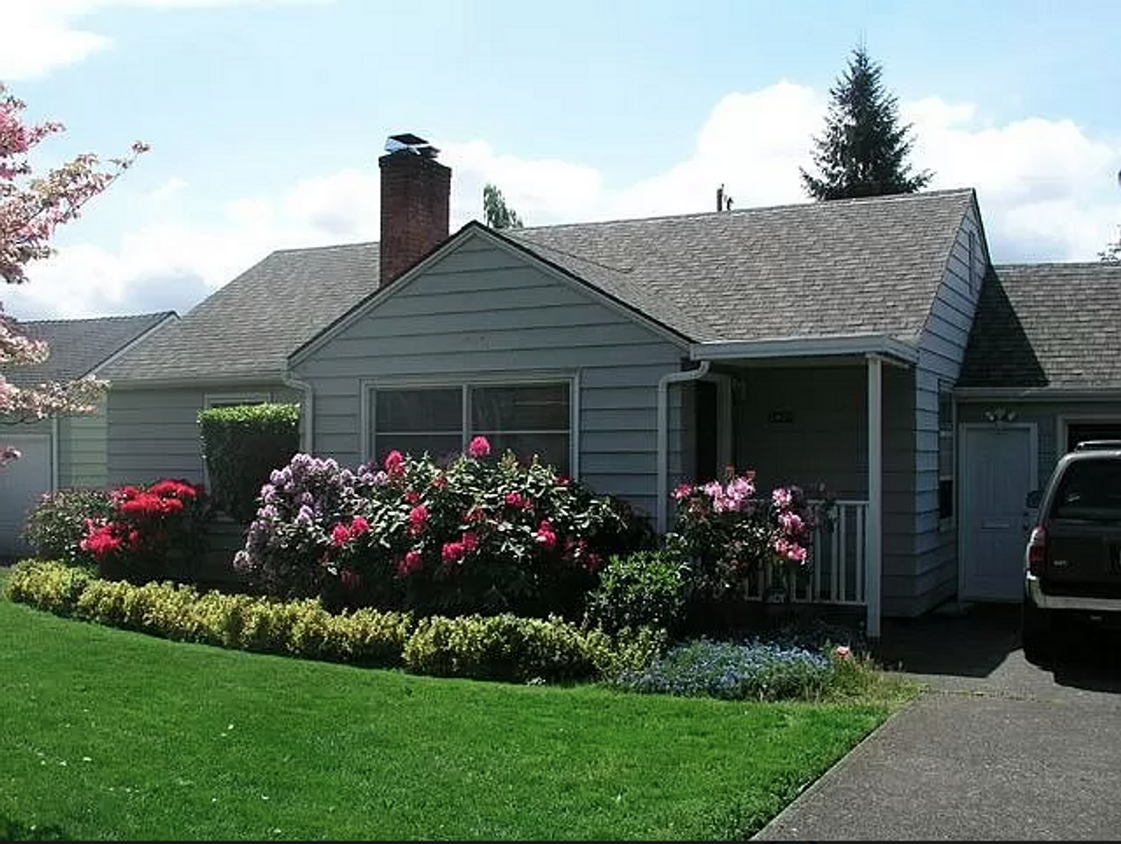 Primary Photo - Pet Friendly 3 bedroom 2 bath home with a ...