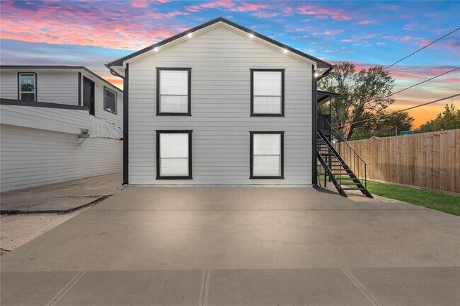 Building Photo - 502 Frawley St