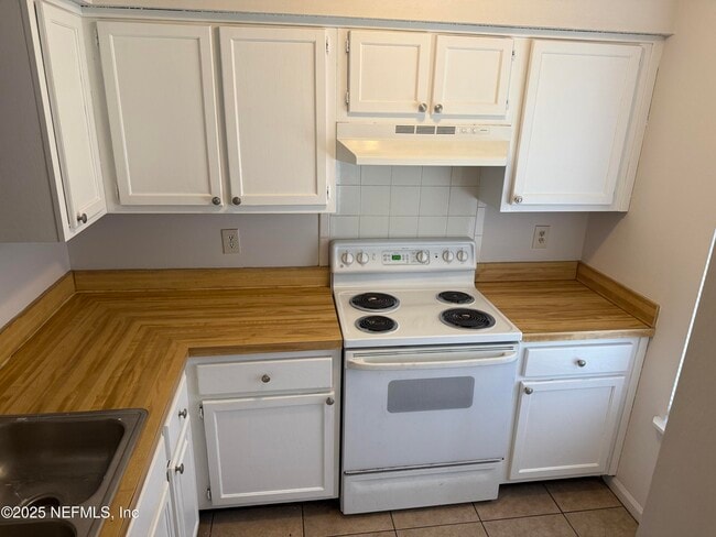 Foto del edificio - 1210 Whitlock Ave