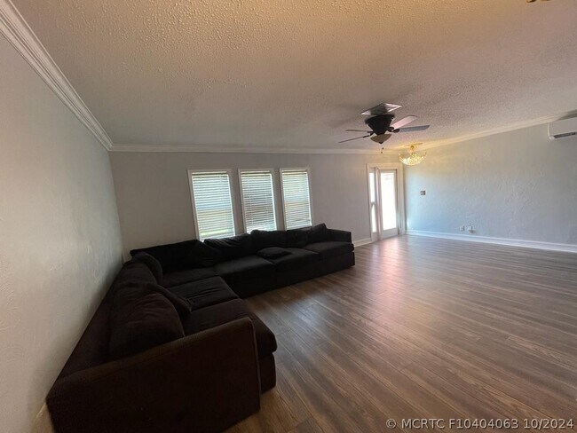 Foto del edificio - 8241 SW 9th St