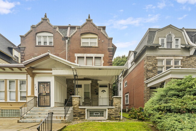 Building Photo - 127 E Durham St