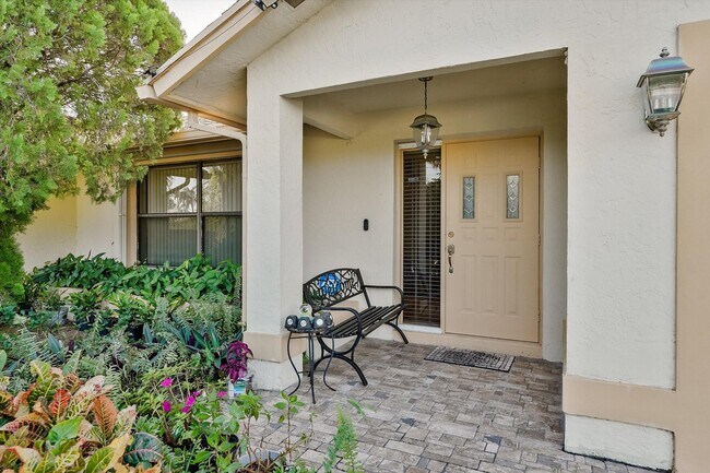 Foto del edificio - 13790 Paddock Dr