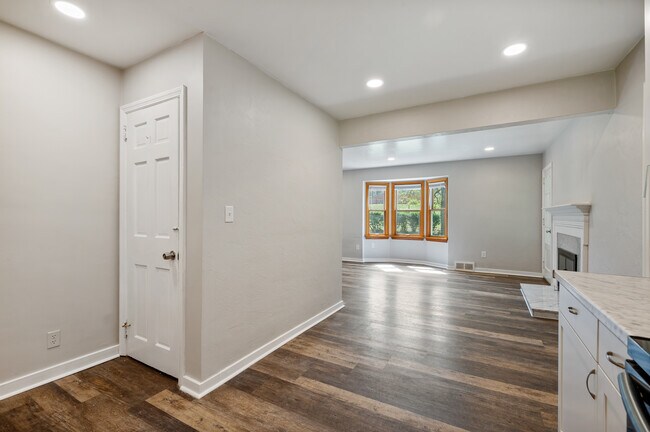 Foto del edificio - 3302 South Park Rd