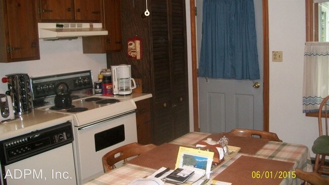 Building Photo - 144 Congress St