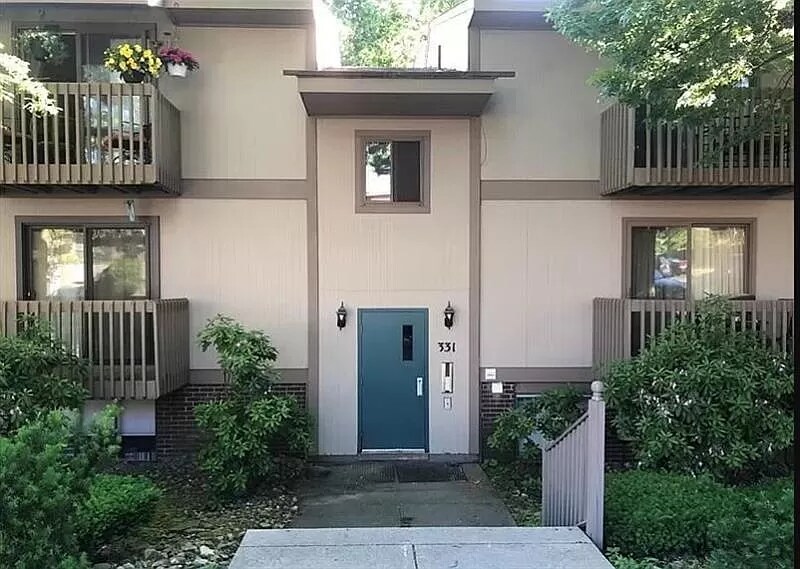 331 Ridge Point Cir Unit A23, Bridgeville, PA 15017 Condo for Rent