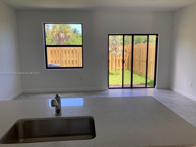 Foto del edificio - 22913 SW 99th Ave