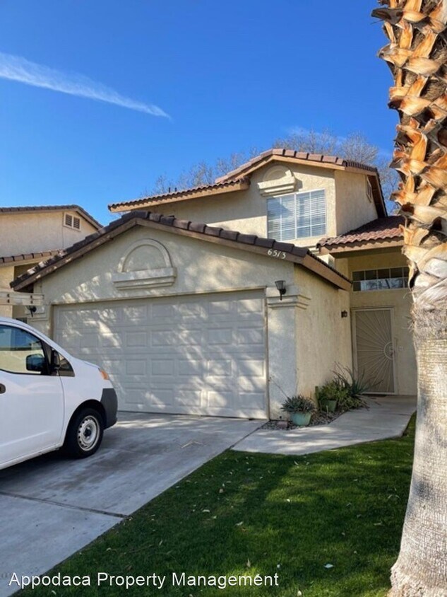 3 br, 2.5 bath House 6513 Pine View House Rental in Bakersfield, CA