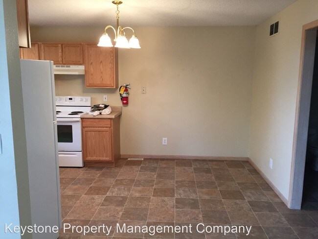 Building Photo - 3 br, 2.5 bath House - 487 Sugar Creek Lane