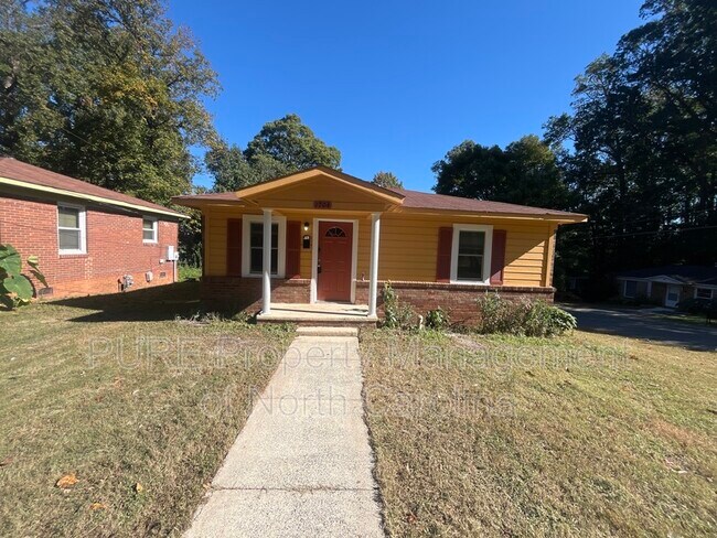 Building Photo - 1704 Newland Rd