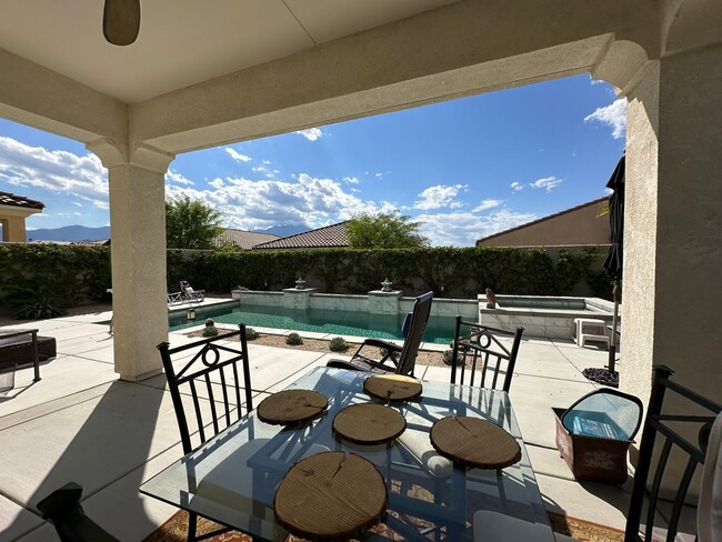 Building Photo - Short term Furnished home in the desirable...