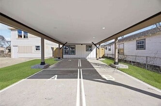 Building Photo - 2320 Wavell St