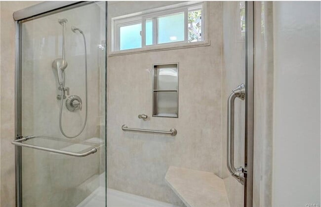Foto del edificio - 5411 Glenstone Dr