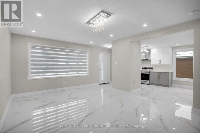 Building Photo - 1046 Jalna Blvd