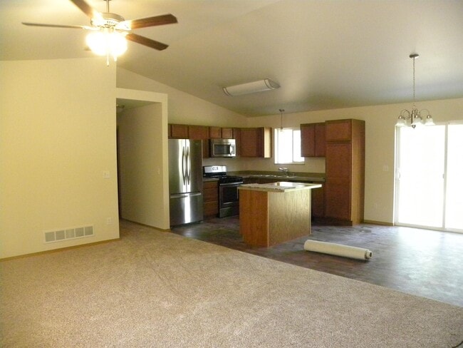 Building Photo - 3100 Longspur Dr
