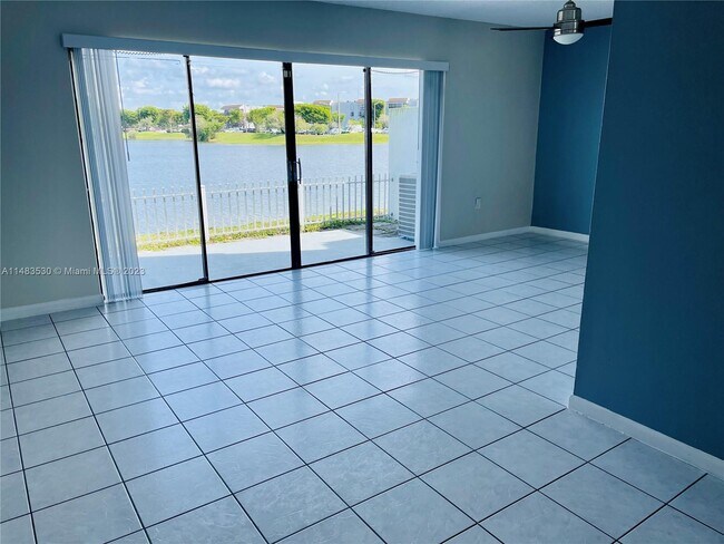 Building Photo - 1341 SW 124th Ct