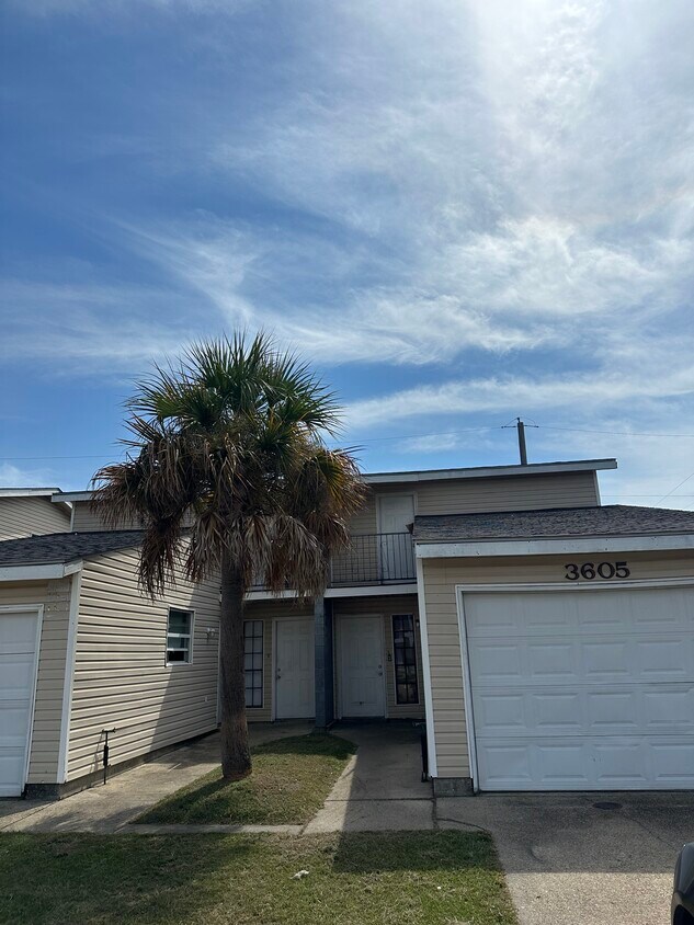 Foto principal - 3605 Jupiter Dr