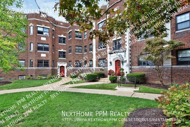 Building Photo - Great Space! Large 2 Bedroom, laundry in u...
