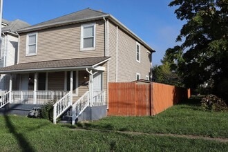 Building Photo - 362 Hosack St