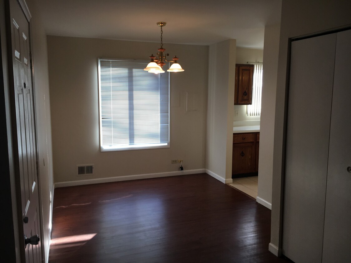 4D Fernwood Dr, Bolingbrook, IL 60440 Townhome Rentals in Bolingbrook