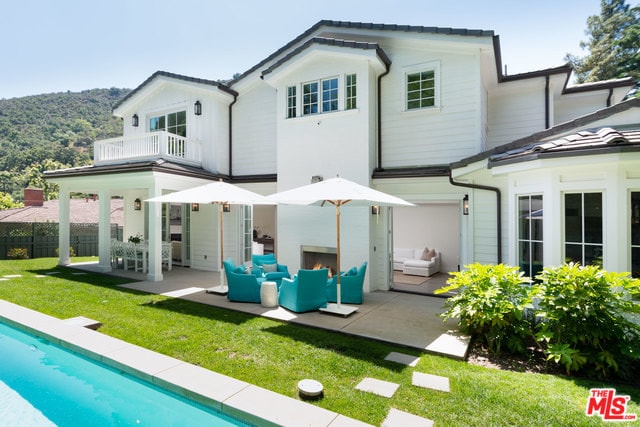 Building Photo - 3348 Mandeville Canyon Rd