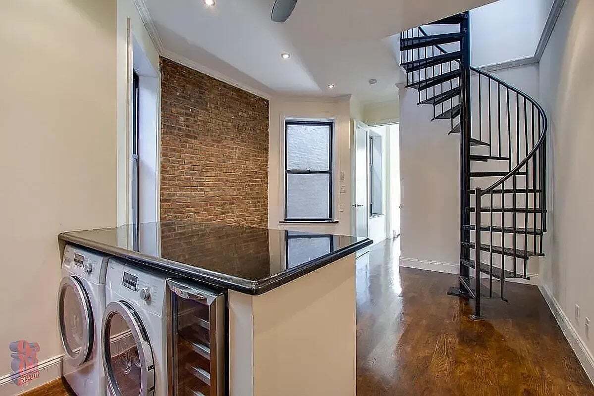 Foto del edificio - 5 W 103rd St