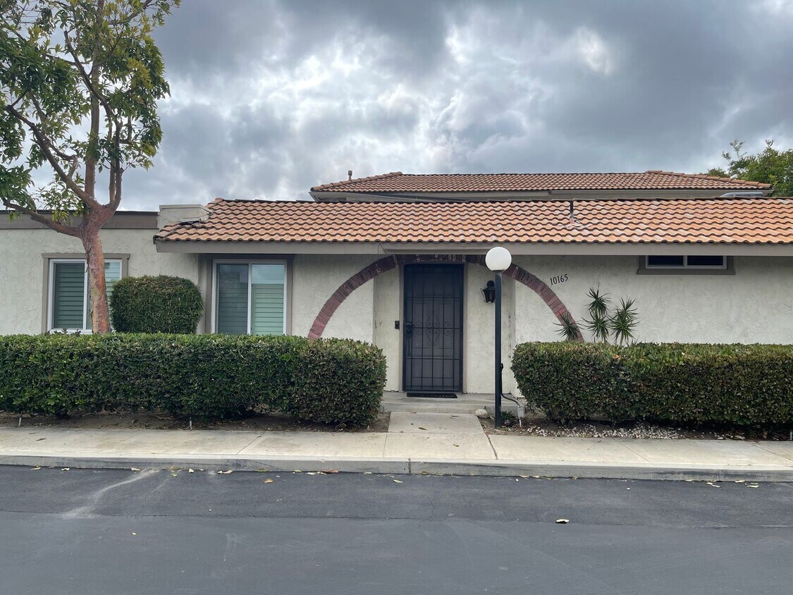 Primary Photo - Beautiful Home in Westminster for Lease