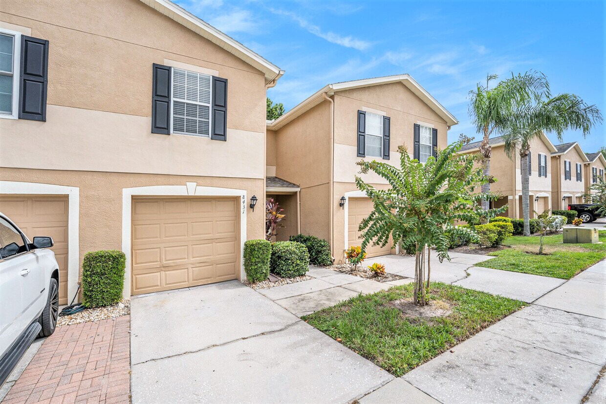 Foto principal - 8431 Edgewater Place Blvd
